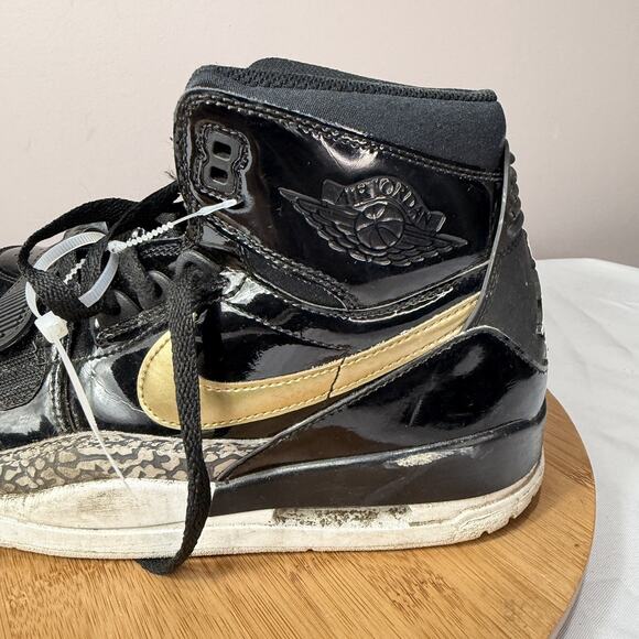 Size 10 - Air Jordan Legacy 312 Black Gold AV3922-007 main image 5